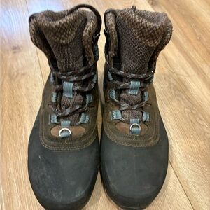 Merrell Brown and Black hiking waterproof Boots with Fuzzy Lining